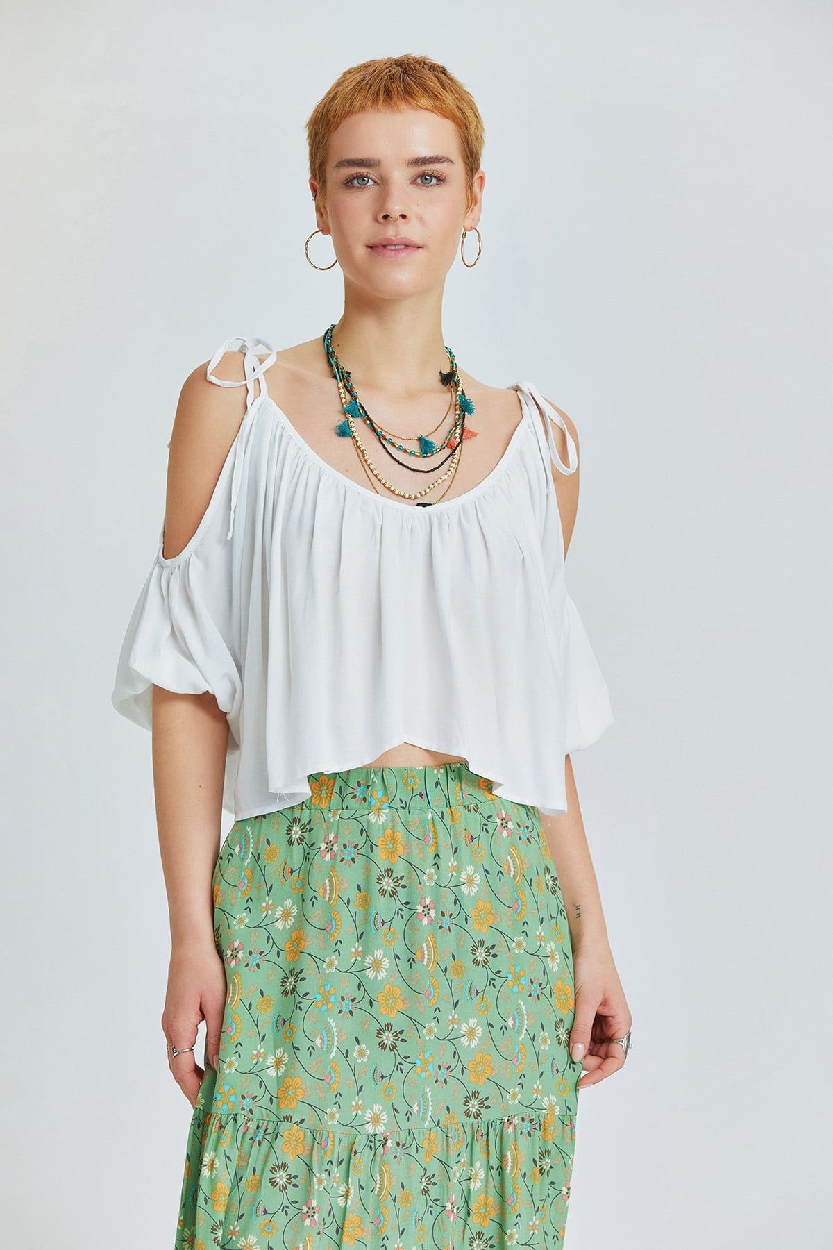 Omuzları Bağcıklı Düz Crop Top Beyaz