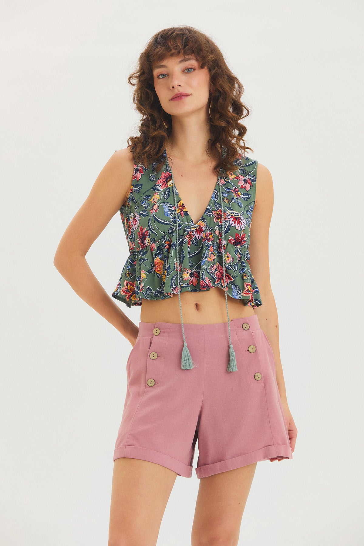 V Yaka Çiçek Desenli Crop Bluz Gri