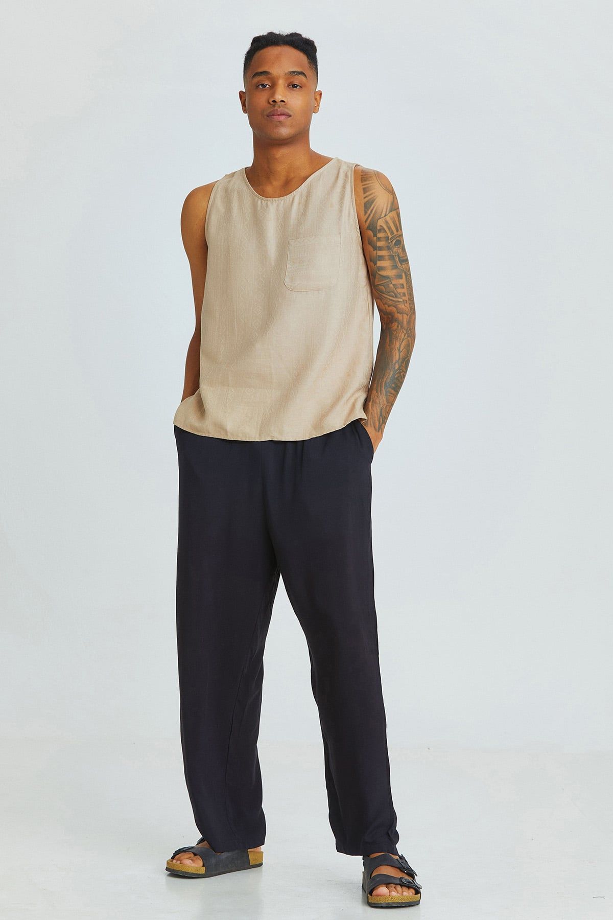 Relaxed Fit Dökümlü Erkek Pantolon Siyah