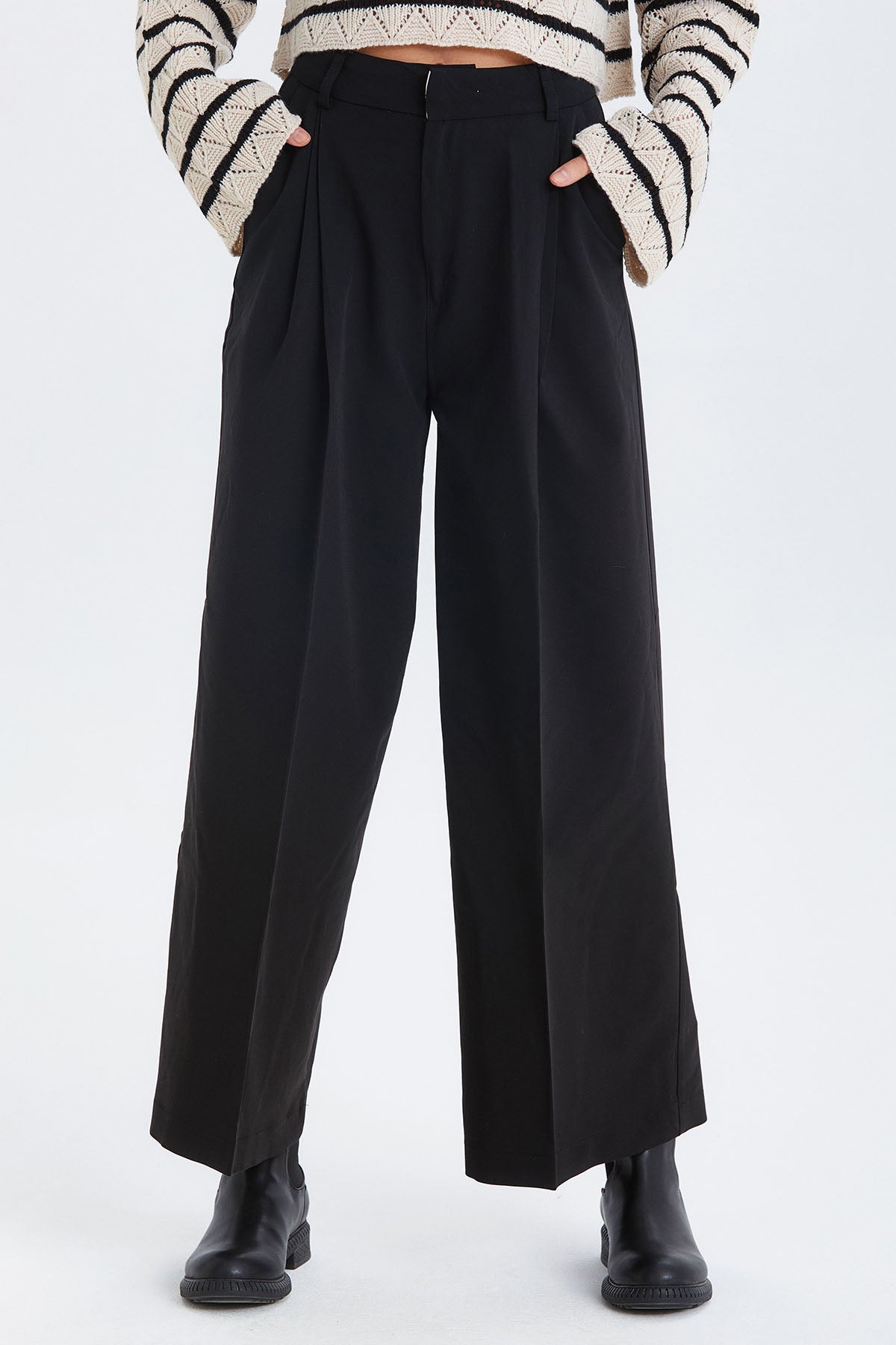 Salaş Bol Paça Kumaş Pantolon Siyah