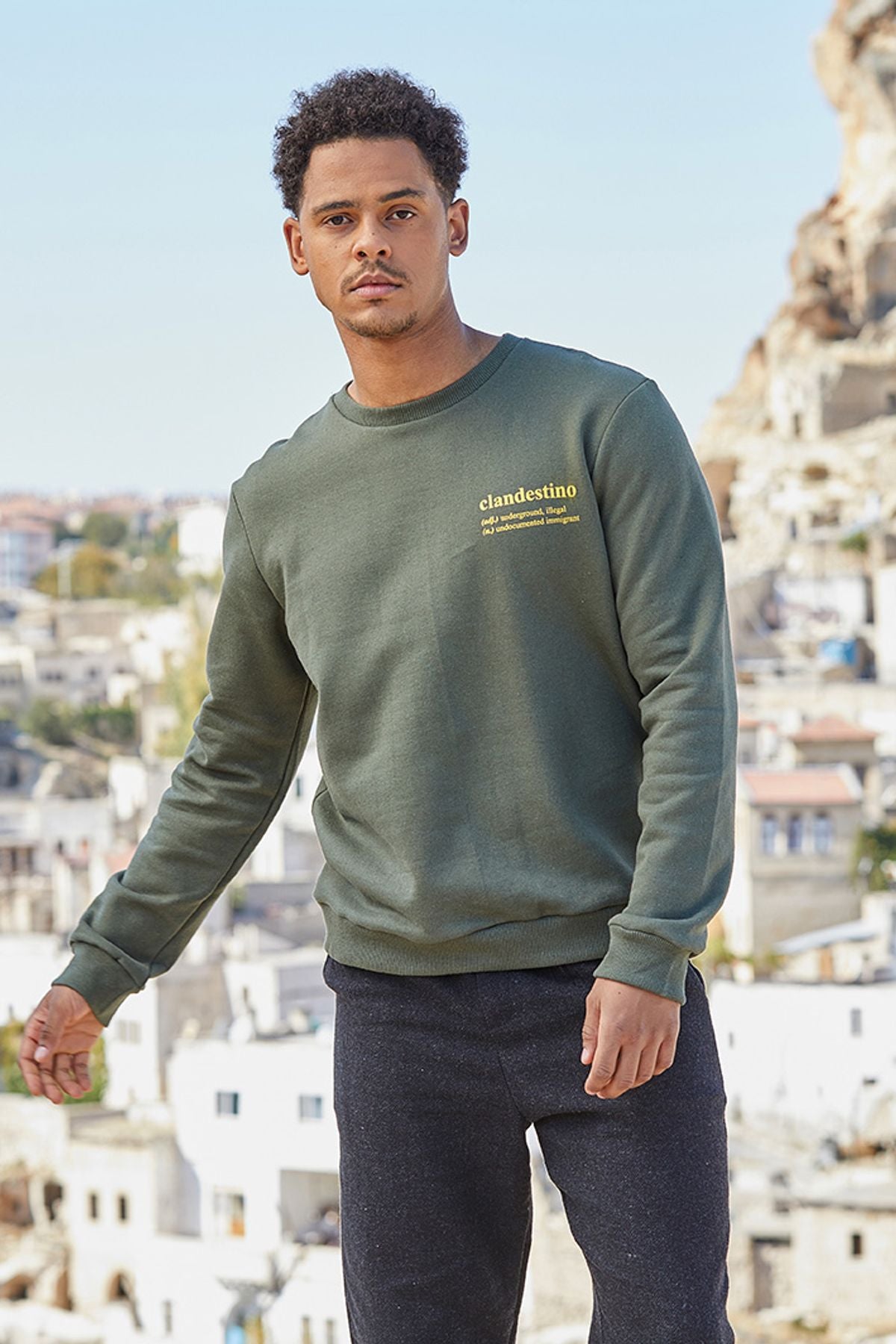 Clandestino Baskılı Sweatshirt Haki
