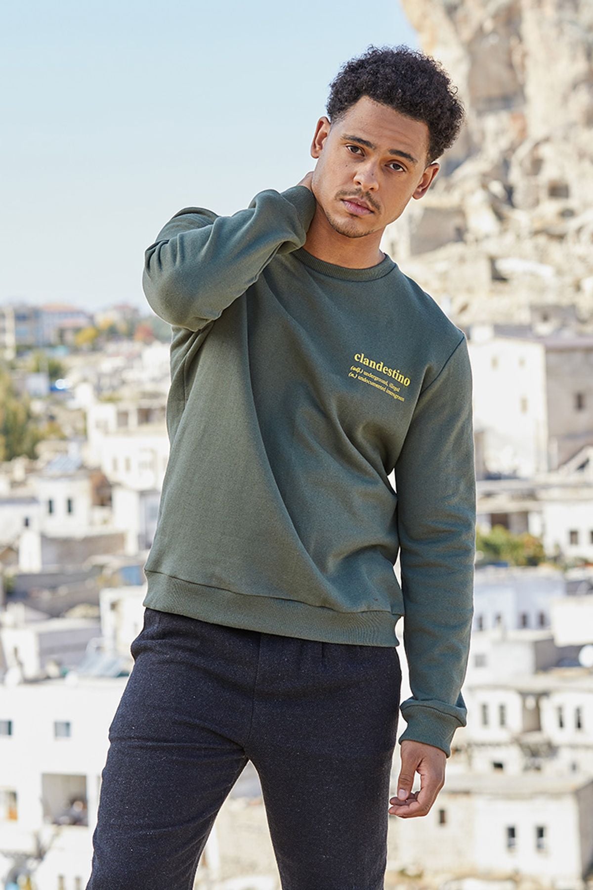 Clandestino Baskılı Sweatshirt Haki