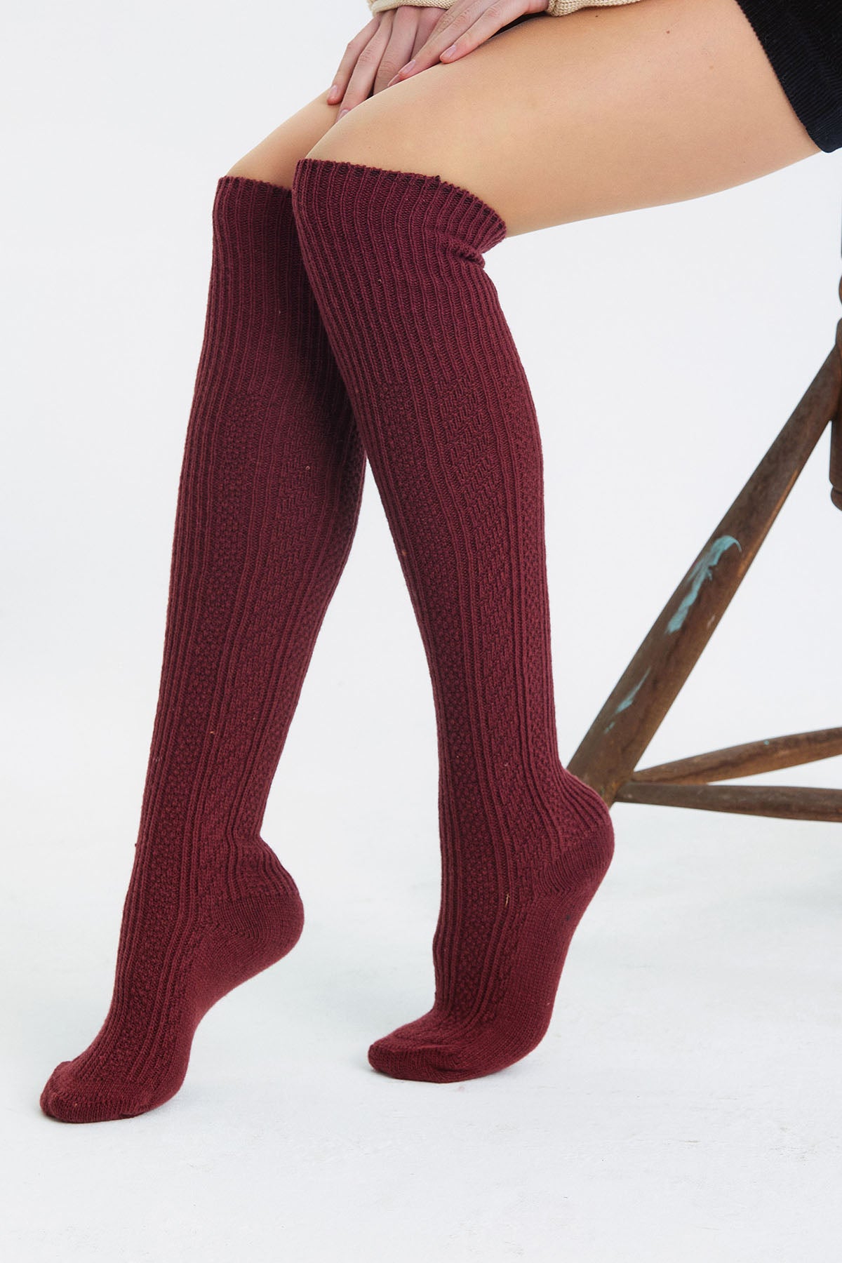 Diz Üstü Dikişsiz Yünlü Çorap Kahverengi