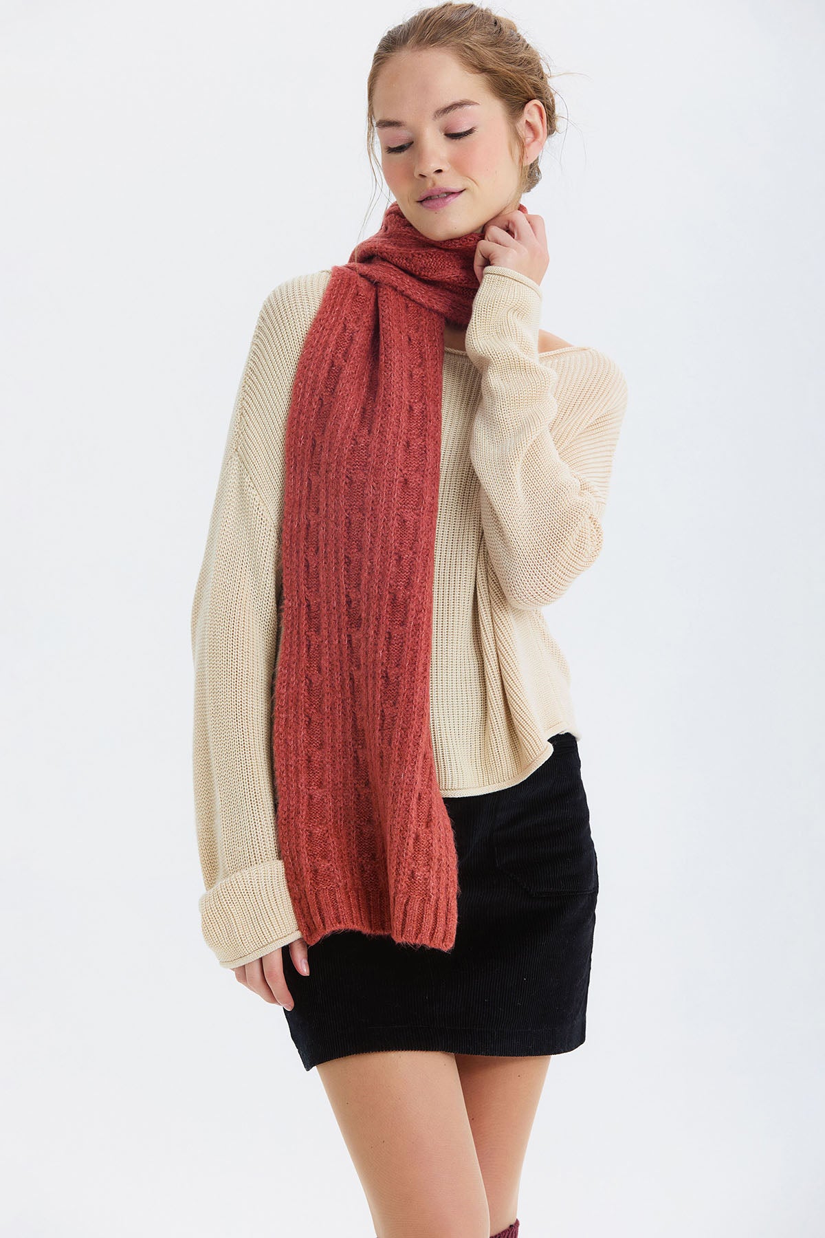 Örgü Desenli Orta Boy Atkı Kiremit