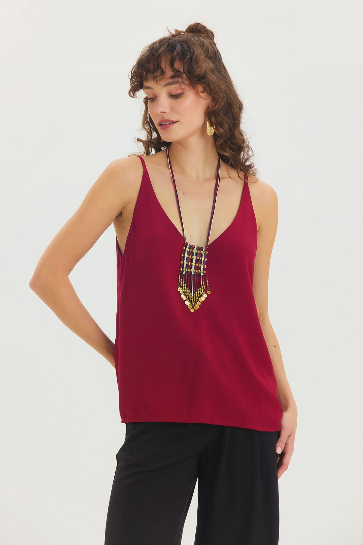 V Yaka Minimal Askılı Bluz Bordo