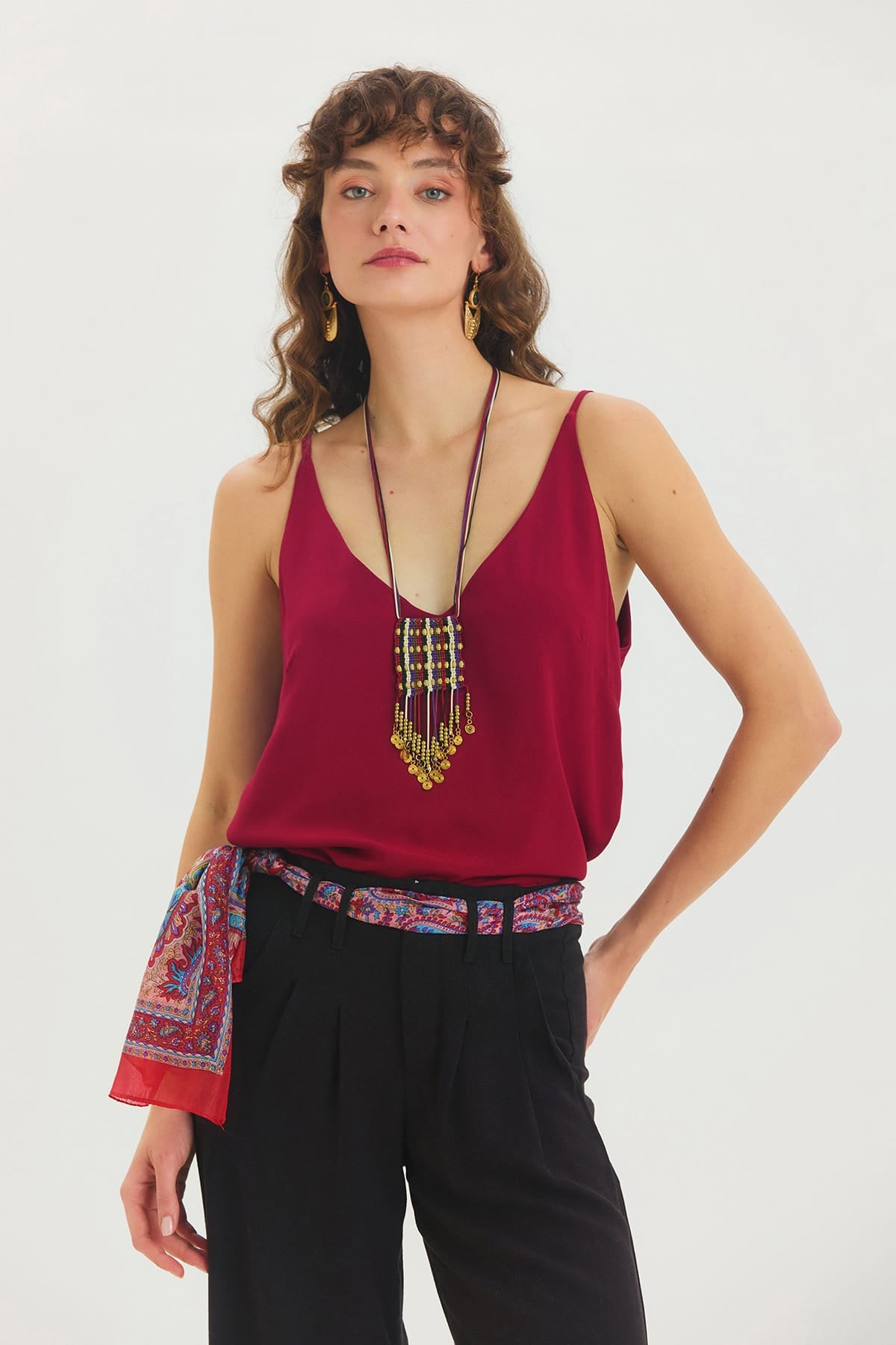 V Yaka Minimal Askılı Bluz Bordo