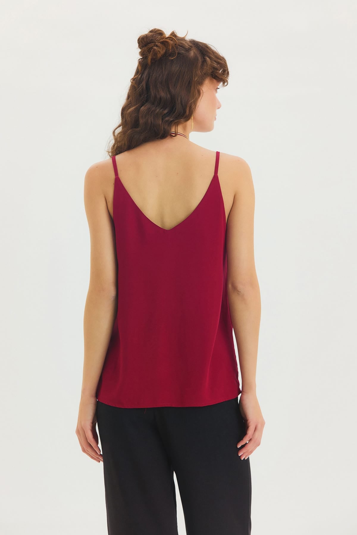 V Yaka Minimal Askılı Bluz Bordo