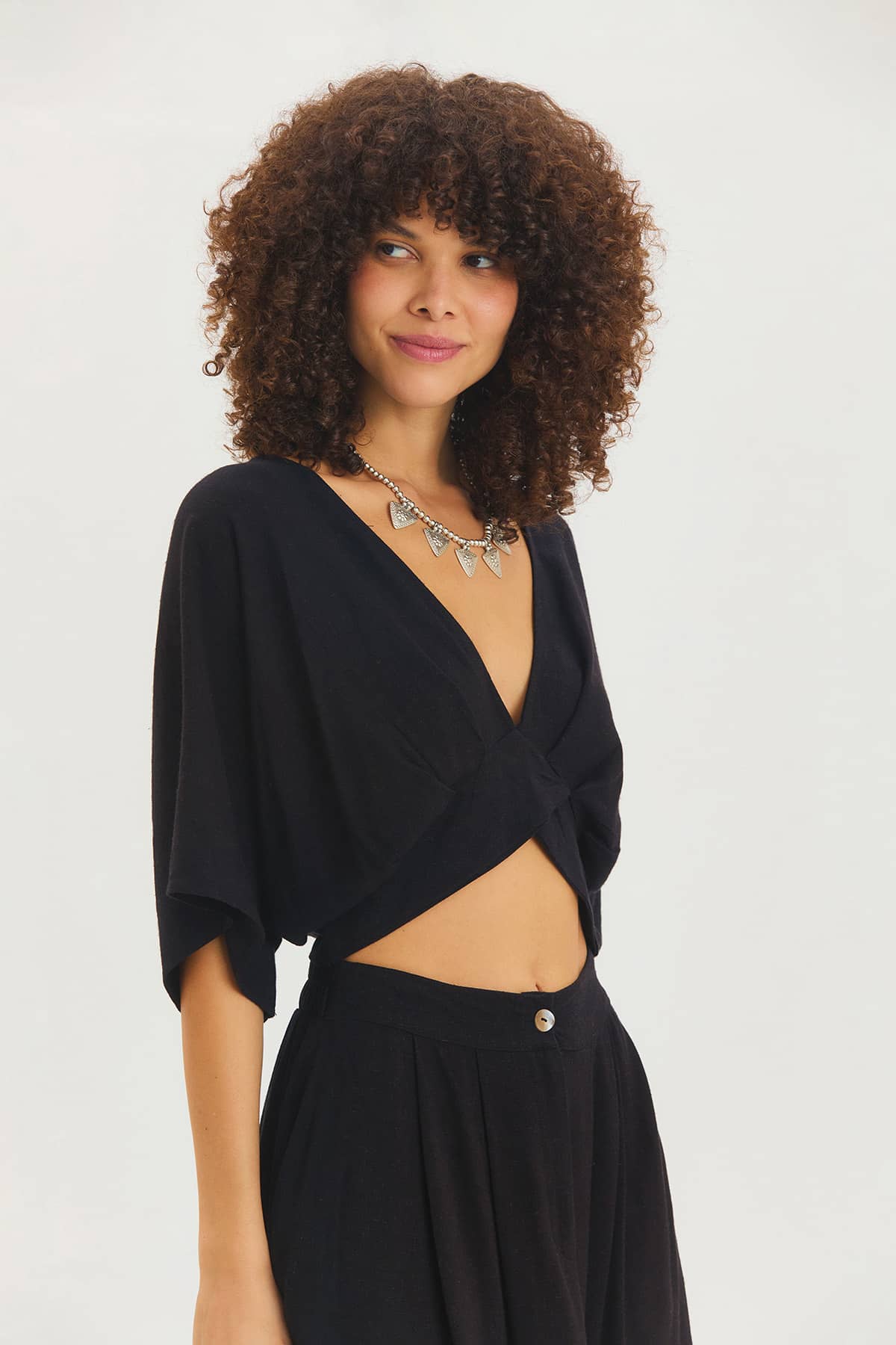 Arkadan Bağlamalı Bohem Crop Bluz Siyah