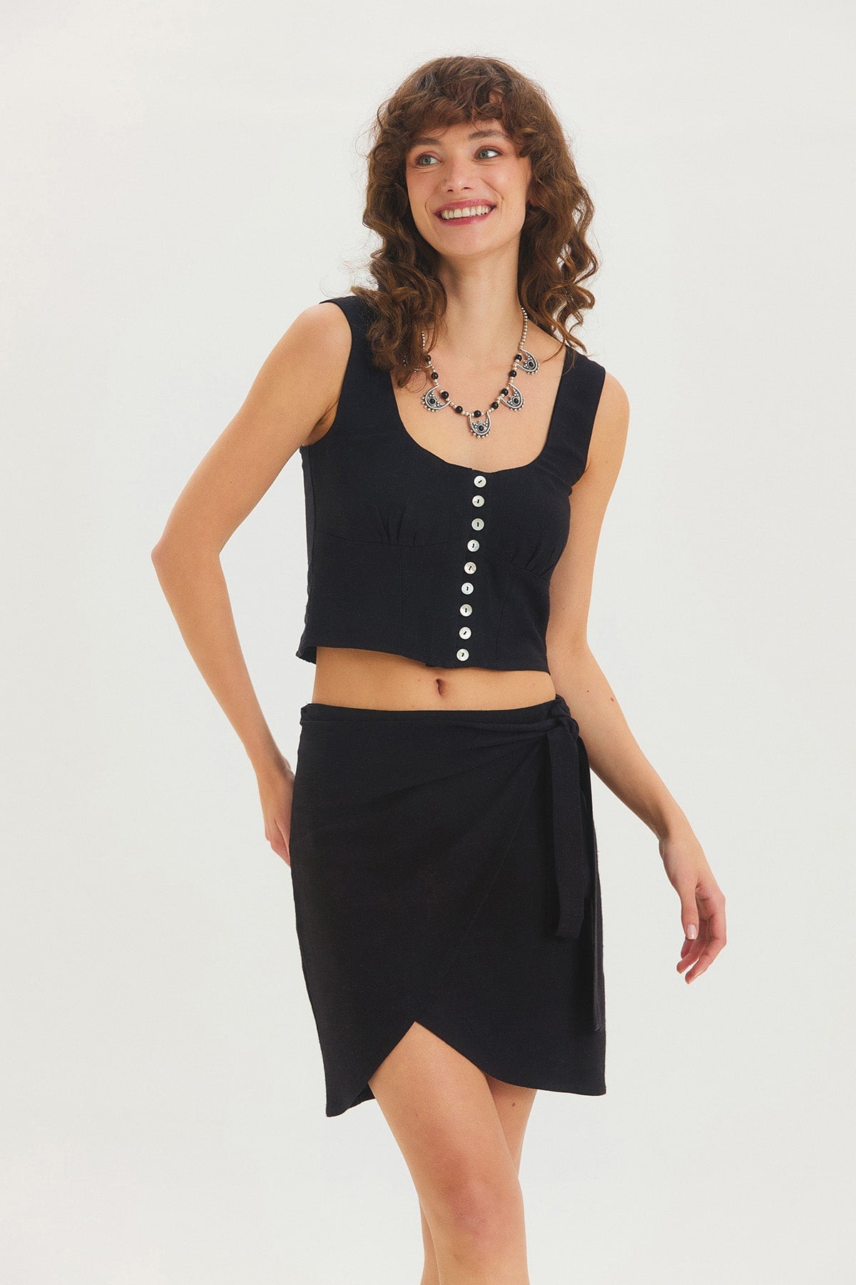 Düğme Detaylı Askılı Bohem Bluz Siyah