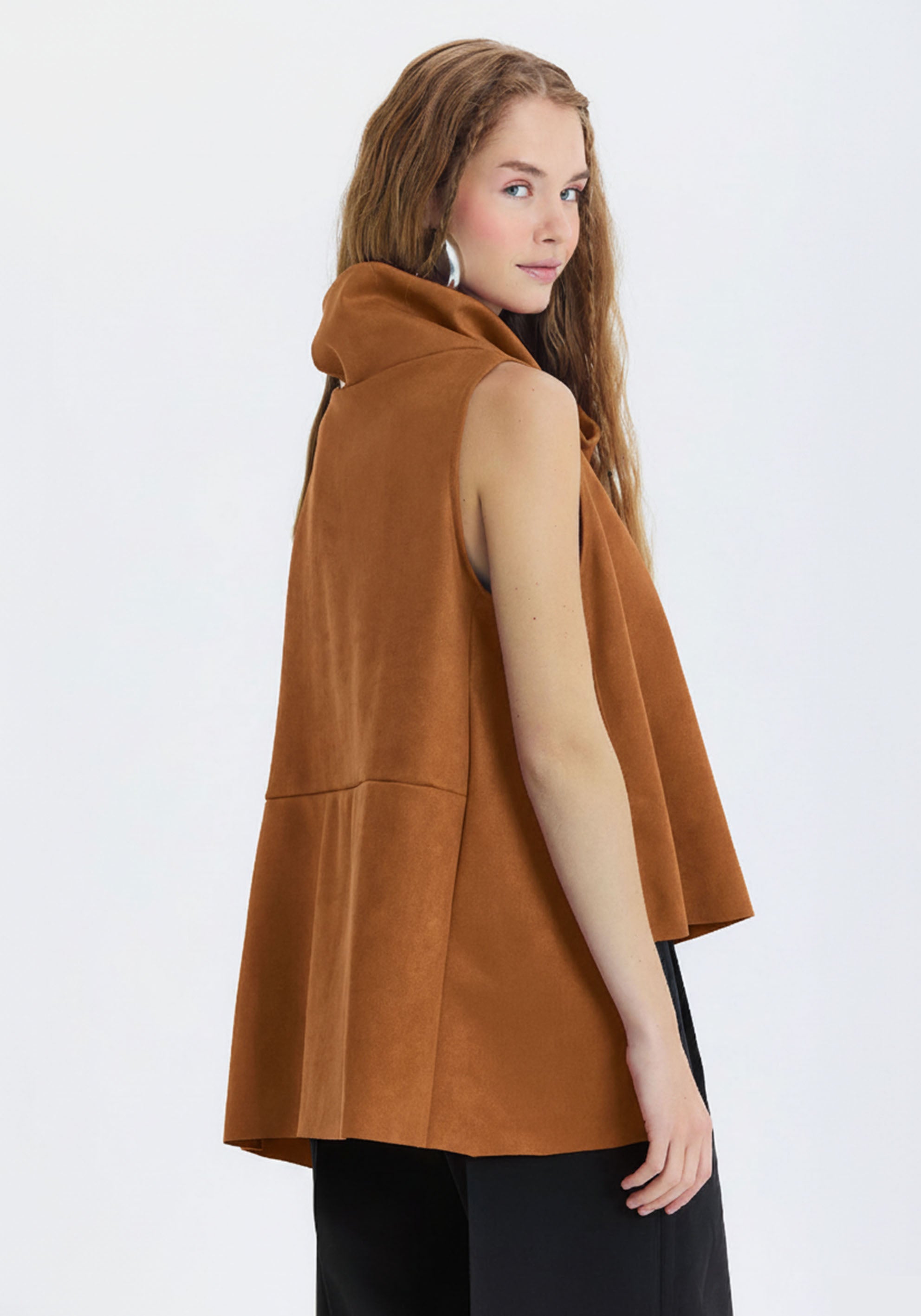 Asimetrik Yaka Detaylı Süet Bluz Kahverengi