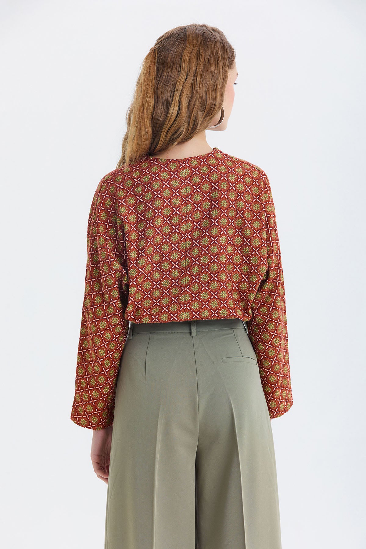 Beli Lastikli Uzun Kollu Crop Bluz Kahverengi