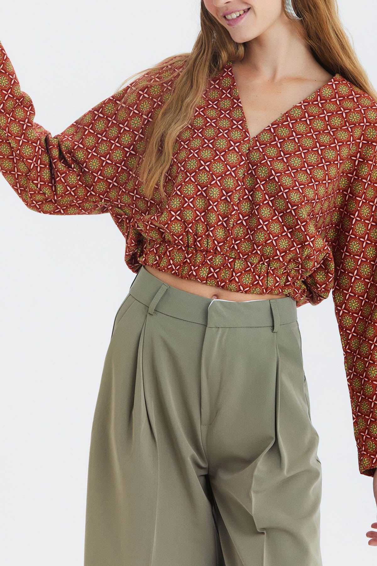 Beli Lastikli Uzun Kollu Crop Bluz Kahverengi